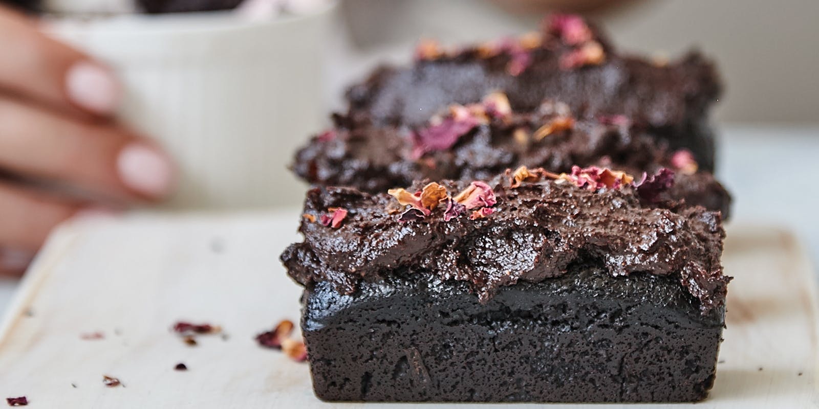 Individual dark chocolate cakes