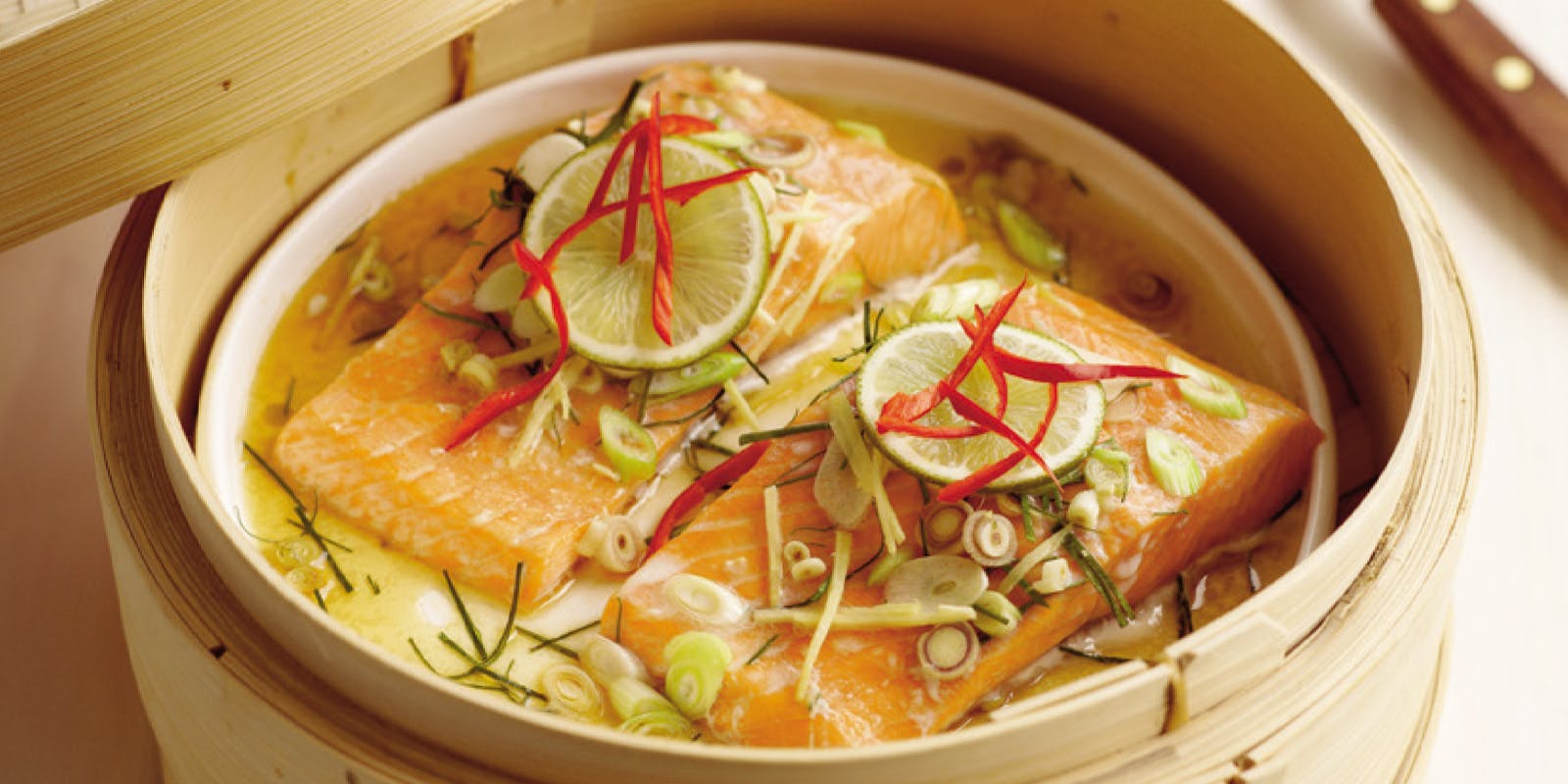 Steamed salmon with Thai sauce