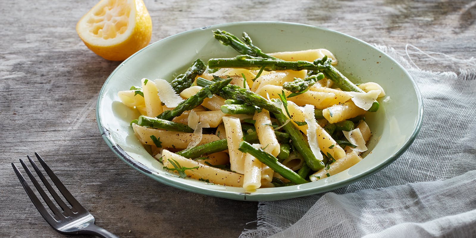 Penne with asparagus, parsley and brown butter