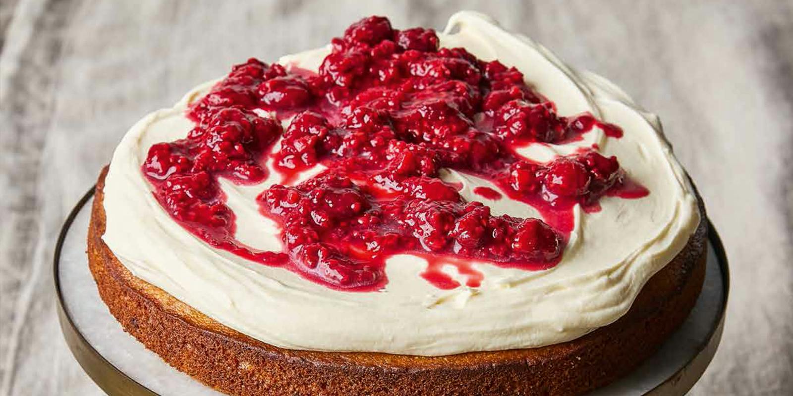 Pistachio and Raspberry Cake 