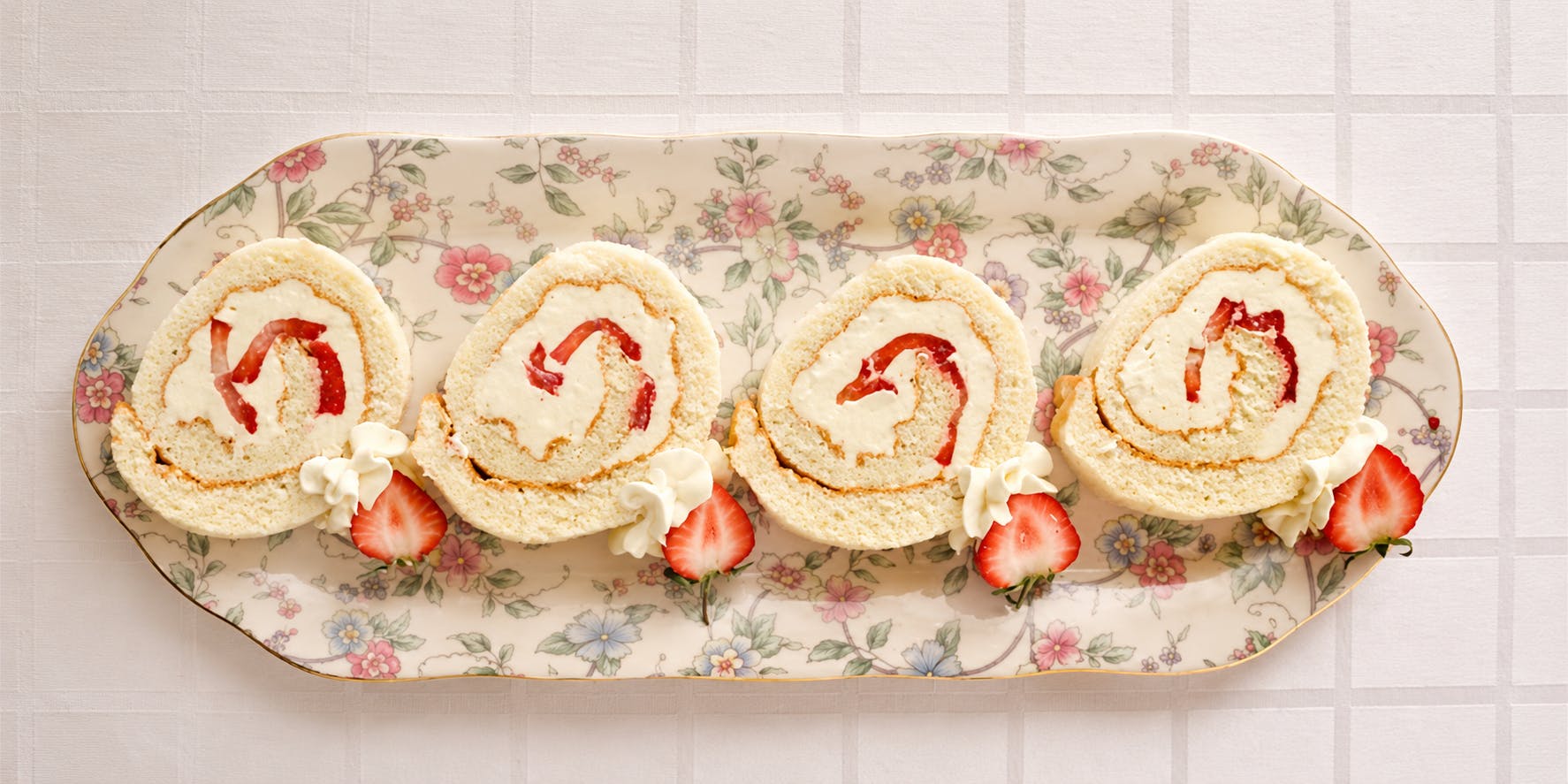 Strawberry Sponge Roll